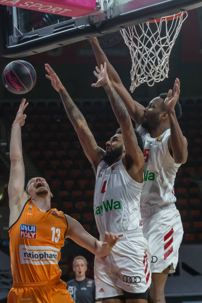 他还需赢得 他还需赢得