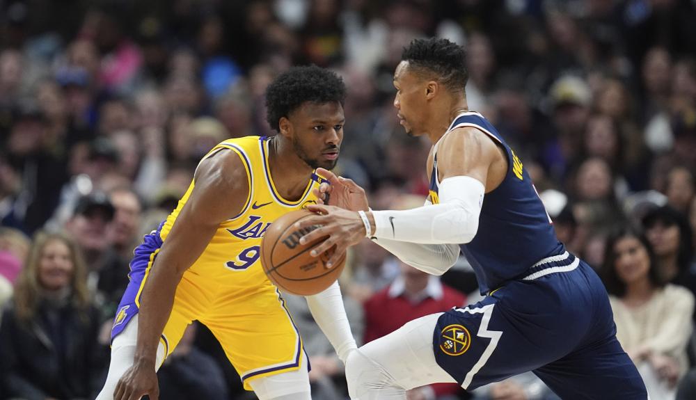 足球比赛中 足球比赛中